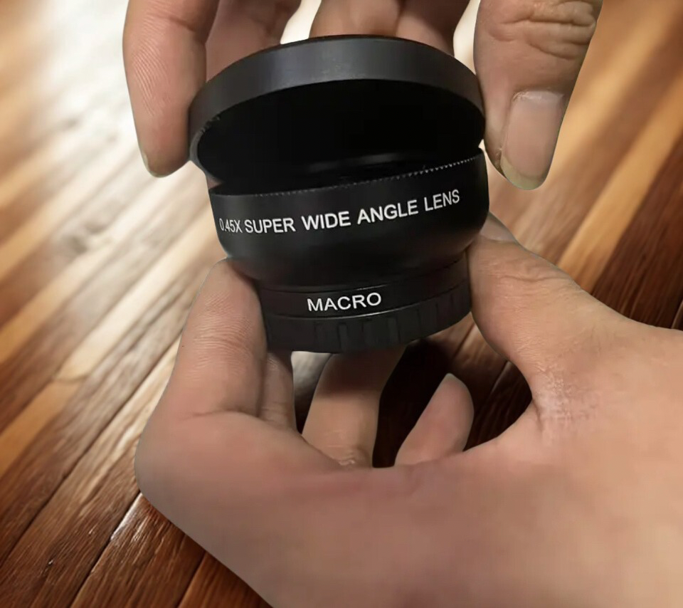 1 Ultra Wide Angle Smartphone lens with Marco and Zoom Dual Functionality